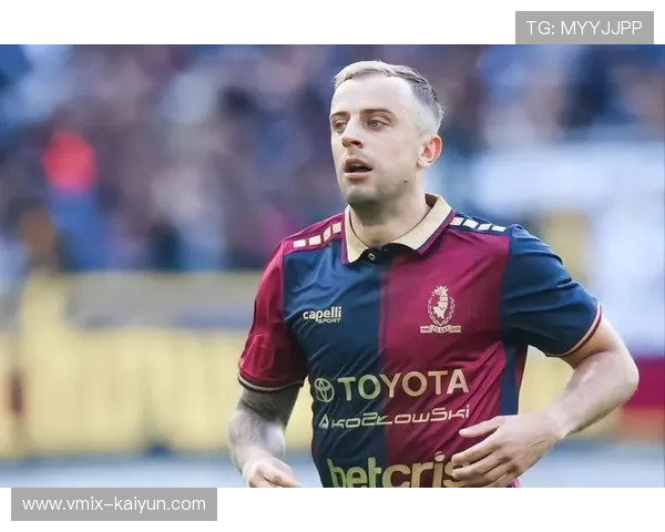 雷恩赛前赠予登贝莱纪念海报，致敬俱乐部优秀青训毕业生